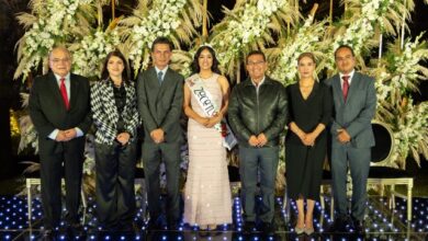 Ante más de 200 personas y en un ambiente de profunda emotividad, fue presentada oficialmente Meztli Linette 1ra como la reina de la 84ª Gran Feria de la Manzana