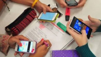 El Congreso de Sinaloa aprobó regular el uso de teléfonos celulares y dispositivos digitales en las escuelas de educación básica y media superior de la entidad. La medida busca resguardar el desarrollo integral y el aprendizaje de los alumnos sin eliminar por completo la tecnología de las aulas.