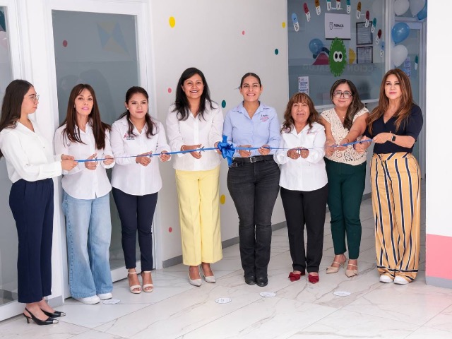 Con el objetivo de fortalecer el acceso a la salud y apoyar la economía de las familias locales, la presidenta municipal, Lupita Cuautle, inauguró la nueva Farmacia del Sistema Municipal DIF “Abriendo Puertas a la Salud”