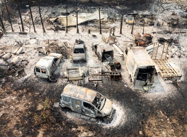 Una ola de megaincendios fuera de control arrasa este sábado la región de Burdeos y los alrededores de Madrid. Las llamas han forzado la evacuación masiva de casi 260.000 personas, cubriendo de humo la capital española