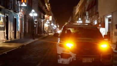 La noche de este lunes 13 de julio se registró una intensa movilización policial en el primer cuadro de la capital poblana, luego de que un intento de robo de vehículo