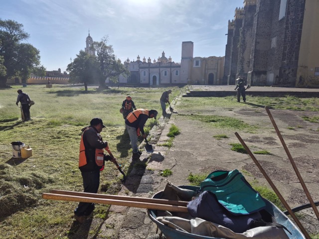 Con el objetivo de garantizar calles iluminadas, espacios públicos seguros y áreas verdes en óptimas condiciones, el Gobierno Municipal de San Pedro Cholula, encabezado por la presidenta Tonantzin Fernández