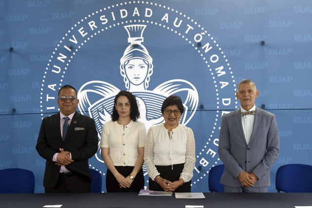 La rectora de la BUAP, Lilia Cedillo Ramírez, encabezó el Segundo Informe de Labores del Bachillerato 5 de Mayo, donde resaltó la consolidación y el prestigio de esta unidad académica.