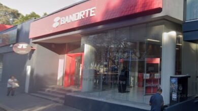 La mañana de este jueves 6 de agosto, un sujeto asaltó una sucursal bancaria ubicada en el bulevar 5 de Mayo, en Plaza Dorada. El hombre amagó a una empleada con hacer estallar una bomba mediante una nota escrita y huyó con un botín de 3 mil 500 pesos en efectivo.