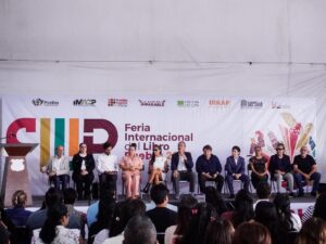 El presidente municipal de Puebla, Pepe Chedraui, encabezó la inauguración de la segunda edición de la Feria Internacional del Libro en el Zócalo capitalino.