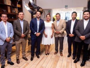 La presidenta municipal de San Andrés Cholula, Lupita Cuautle, presentó la nueva Ventanilla Digital de Inversiones ante el Consejo Directivo de CANACINTRA Puebla