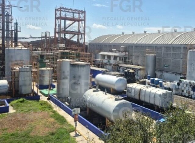 La Fiscalía General de la República (FGR) asestó un duro golpe a las redes del crimen organizado tras desmantelar cuatro centros clandestinos de procesamiento de hidrocarburos en San Luis Potosí, Hidalgo y Morelos