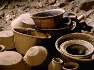 Un histórico descubrimiento arqueológico sacó a la luz los rituales y secretos de la antigua civilización zoque en Chiapas. El Instituto Nacional de Antropología e Historia (INAH) confirmó la localización de la Cueva Mundo Zoque