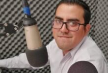 Habitantes de la Sierra Mazateca, familiares y colegas del gremio radial unieron esfuerzos para dar con el paradero de Iván Michel Atilano, comunicador de la estación Evolución 98.5 FM, quien fue visto por última vez el pasado martes 18 de agosto en el centro de Huautla de Jiménez, Oaxaca.