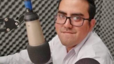 Habitantes de la Sierra Mazateca, familiares y colegas del gremio radial unieron esfuerzos para dar con el paradero de Iván Michel Atilano, comunicador de la estación Evolución 98.5 FM, quien fue visto por última vez el pasado martes 18 de agosto en el centro de Huautla de Jiménez, Oaxaca.