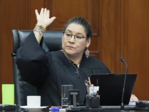 La sesión del Pleno de la Suprema Corte de Justicia de la Nación (SCJN) se convirtió en el escenario de un duro choque verbal este jueves. La ministra Lenia Batres Guadarrama acusó abiertamente a sus pares de mantener una “animadversión insana” en su contra