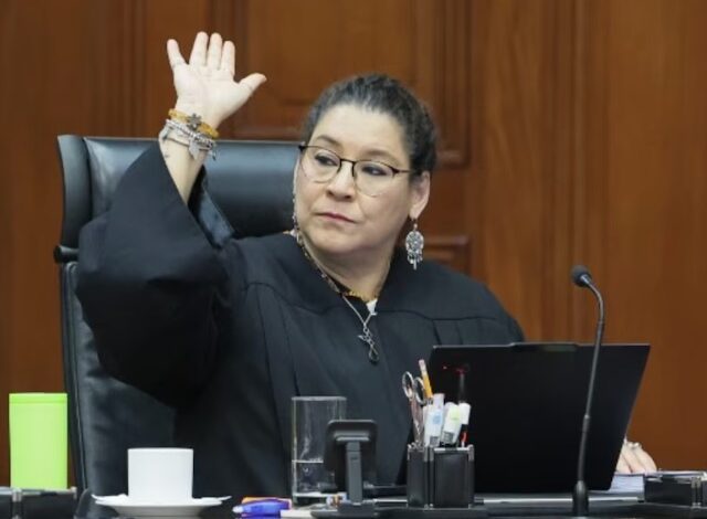 La sesión del Pleno de la Suprema Corte de Justicia de la Nación (SCJN) se convirtió en el escenario de un duro choque verbal este jueves. La ministra Lenia Batres Guadarrama acusó abiertamente a sus pares de mantener una “animadversión insana” en su contra
