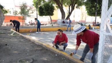 Personal del DIF Municipal de San Pedro Cholula y la Delegación 18 del SEDIF Puebla realizaron una jornada de mantenimiento integral en el parque del barrio de Santiago Mixquitla