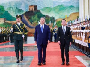 El presidente de China, Xi Jinping, defendió este martes la libertad de los países latinoamericanos para definir su política exterior y elegir a sus socios internacionales. Durante la recepción oficial en Pekín a su homólogo ecuatoriano, Daniel Noboa