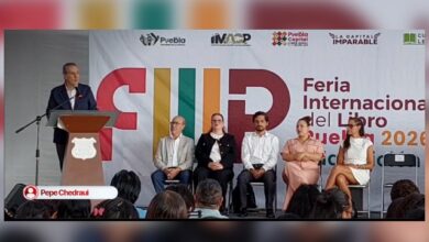 El presidente municipal de Puebla, Pepe Chedraui, encabezó la inauguración de la segunda edición de la Feria Internacional del Libro en el Zócalo capitalino.