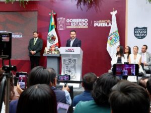 El coordinador de Gabinete del Estado de Puebla, José Luis García Parra, se ofreció a comparecer cada semana ante el Congreso local para responder directamente las inquietudes de los legisladores y presentar los avances de la administración que encabeza el gobernador Alejandro Armenta Mier.