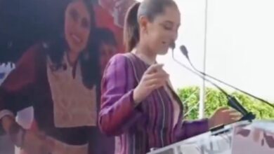 La senadora hidalguense por Morena, Simey Olvera Bautista, quedó en el centro de la controversia durante la rendición de su segundo informe legislativo en Ixmiquilpan, Hidalgo. La legisladora sorprendió al público al incluir en el programa a "Claudita"