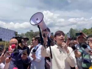 Aspirantes a la Universidad Nacional Autónoma de México (UNAM) reabrieron la circulación en el cruce de avenida Insurgentes Sur y Copilco, luego de mantener un bloqueo vial de dos horas y media este lunes.