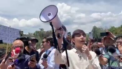 Aspirantes a la Universidad Nacional Autónoma de México (UNAM) reabrieron la circulación en el cruce de avenida Insurgentes Sur y Copilco, luego de mantener un bloqueo vial de dos horas y media este lunes.