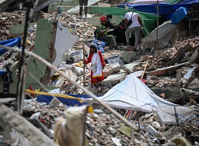 La cifra de muertos por el doble sismo que sacudió a Venezuela el pasado 24 de junio ascendió a 6,125, según el último balance oficial presentado este lunes por el jefe del Parlamento, Jorge Rodríguez. La tragedia, impulsada por los terremotos de magnitud 7.2 y 7.5