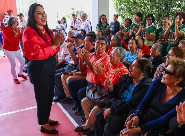 La alcaldesa Tonantzin Fernández y el DIF Municipal de San Pedro Cholula entregaron la rehabilitación de la cancha de cachibol, jardines y áreas al aire libre de la Casa del Abue.