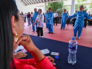 La alcaldesa Tonantzin Fernández y el DIF Municipal de San Pedro Cholula entregaron la rehabilitación de la cancha de cachibol, jardines y áreas al aire libre de la Casa del Abue.