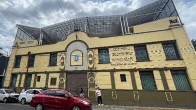 A casi una semana del inicio del ciclo escolar, autoridades de Puebla colocaron sellos de suspensión de publicidad en la Academia Ignacio Zaragoza