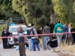 Un trágico accidente de motocicleta registrado la madrugada de este sábado 29 de agosto en la capital de Puebla, sobre la avenida 11 Sur, dejó como saldo una mujer sin vida y un hombre lesionado de gravedad.