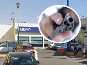Un sujeto armado asaltó la sucursal de BBVA ubicada sobre la 11 Sur, en la colonia Campestre Mayorazgo, de donde logró escapar con un botín aproximado de 11 mil pesos en efectivo la mañana de este martes.