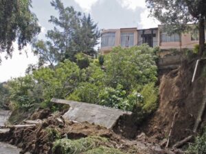 El 80 % de las barrancas en la zona conurbada del municipio de Puebla alberga viviendas o asentamientos irregulares, donde habitan aproximadamente 800 personas.