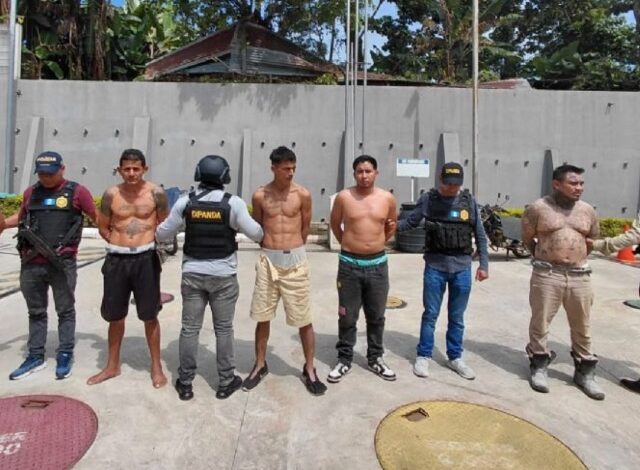 México deportó este lunes a El Salvador a cinco presuntos integrantes del Barrio 18. Entre los expulsados figura Remberto Colindres, alias "Little Man"