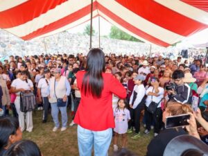 Con el objetivo de fortalecer el bienestar de la infancia y la juventud local, Gaby “La Bonita” Sánchez lideró la entrega del programa Lechetón en el Centro Cultural La Carmela, donde reunió a familias y habitantes de diversas colonias del sur de la capital poblana.