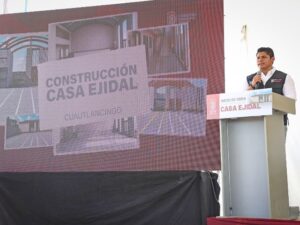 El presidente municipal de Cuautlancingo, Omar Muñoz dio el banderazo de inicio a la construcción de la nueva Casa Ejidal en la avenida 20 de Noviembre.