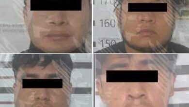 Cuatro hombres, entre ellos un policía municipal de Puebla en activo, fueron detenidos por agentes de la Fiscalía General del Estado (FGE) por su presunta participación en el homicidio de un agente ministerial en la colonia Jardines del Sur