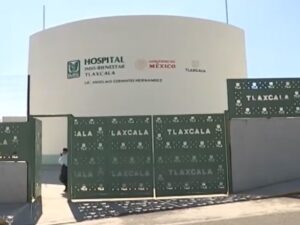 La Secretaría de Salud de Tlaxcala escuchó y atendió las exigencias de pacientes del servicio de Nefrología-Diálisis en el Hospital General “Lic. Anselmo Cervantes Hernández”. Los afectados y sus familiares expusieron su preocupación por la falta de medicamentos e insumos básicos.