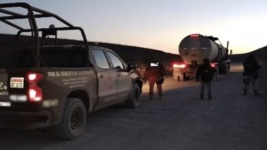 Fuerzas federales asestaron un duro golpe al crimen organizado en Tihuatlán, Veracruz tras incautar más de 50 mil litros de huachicol, armas de fuego y vehículos en operativos estratégicos.