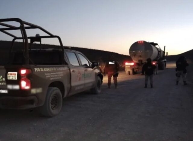 Fuerzas federales asestaron un duro golpe al crimen organizado en Tihuatlán, Veracruz tras incautar más de 50 mil litros de huachicol, armas de fuego y vehículos en operativos estratégicos.