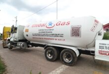 Fuerzas de seguridad de los tres niveles de gobierno catearon la tarde de este jueves 27 de agosto un predio utilizado para el almacenamiento de huachigas en San Andrés Cholula.