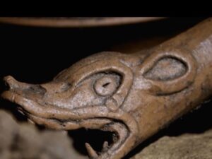 Un histórico descubrimiento arqueológico sacó a la luz los rituales y secretos de la antigua civilización zoque en Chiapas. El Instituto Nacional de Antropología e Historia (INAH) confirmó la localización de la Cueva Mundo Zoque