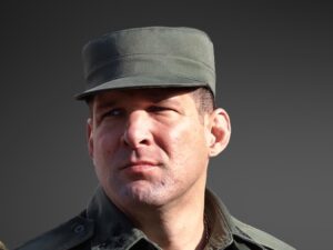 Raúl Guillermo Rodríguez Castro, nieto del expresidente cubano Raúl Castro y figura clave en el diálogo político entre La Habana y Washington, enfrenta graves señalamientos por presuntos vínculos con una red transnacional de tráfico de personas