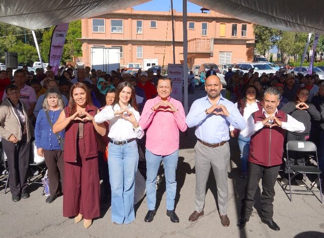 El Sistema Estatal DIF y el Sistema Municipal DIF de San Martín Texmelucan entregaron 4,356 despensas a 1,452 habitantes del municipio