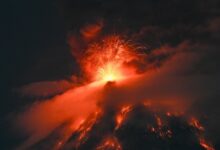 Las autoridades de Guatemala declararon la alerta anaranjada e iniciaron la evacuación preventiva de comunidades cercanas tras una fuerte erupción del volcán de Fuego este lunes.
