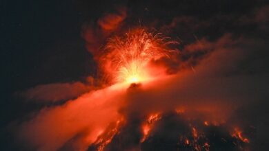 Las autoridades de Guatemala declararon la alerta anaranjada e iniciaron la evacuación preventiva de comunidades cercanas tras una fuerte erupción del volcán de Fuego este lunes.