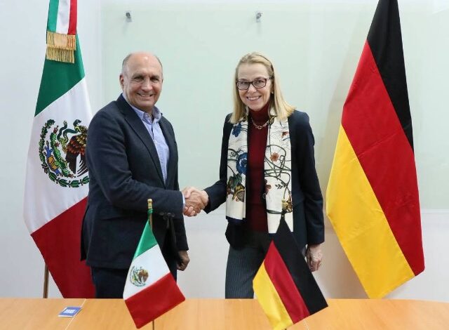 El gobierno de Puebla recibió la visita oficial de María Margarete Gosse, embajadora de la República Federal de Alemania en México, quien fue recibida por Víctor Gabriel Chedraui, titular de la Secretaría de Desarrollo Económico y Trabajo (SEDETRA).