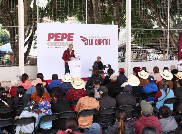 El presidente municipal, Pepe Chedraui, presentó ante habitantes de San Andrés Azumiatla los resultados y acciones implementadas en la junta auxiliar, como parte del informe de su segundo año de gobierno.