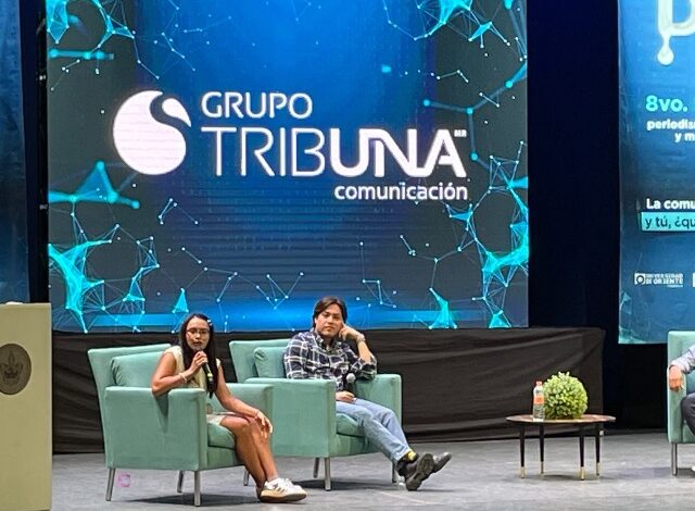 Los creadores de contenido Cin Blank y Wero Triunfo compartieron sus experiencias con estudiantes durante el 8vo. Encuentro de Periodismo, Comunicación y Mercadotecnia NÓMADAS.