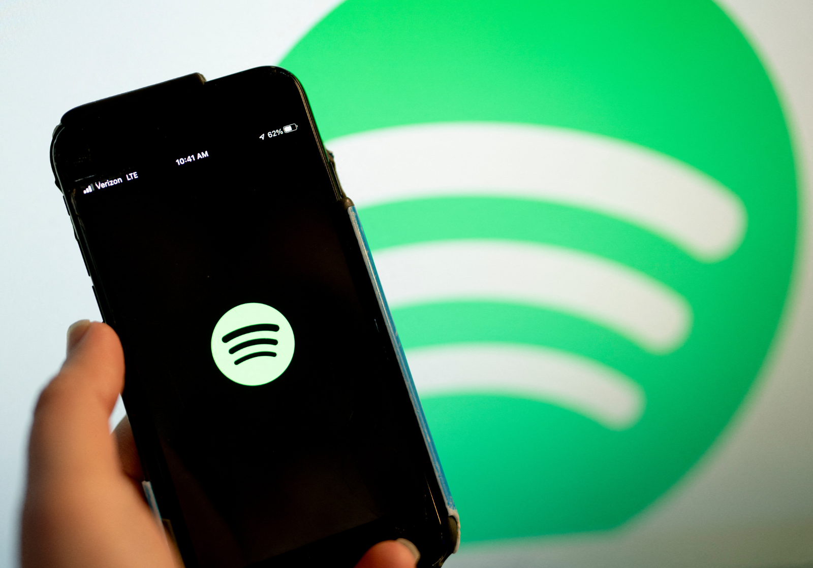 Spotify desaparece 50 millones de canciones hechas con IA