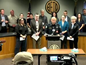 Las autoridades policiales confirmaron la muerte de tres menores de edad y un profesor tras registrarse un tiroteo en una escuela primaria de la ciudad de Bend, ubicada en el estado de Oregon, al noroeste de Estados Unidos.