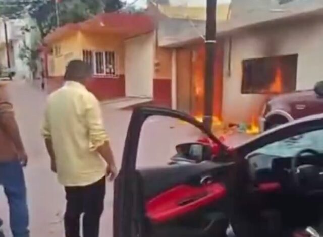 Un fuerte operativo desplegado por la Secretaría de Seguridad Ciudadana (SSC), en coordinación con la Policía Municipal de Tepeyanco, derivó en la detención de seis personas y la movilización del Cuerpo de Bomberos tras registrarse una riña colectiva y el incendio de un domicilio en la calle 20 de Noviembre.