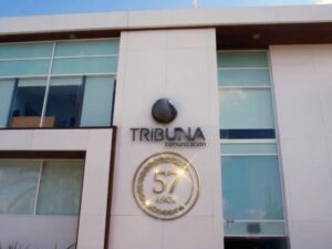 Con 57 años de trayectoria ininterrumpida, Tribuna Comunicación celebra este 31 de octubre un nuevo aniversario consolidado como pilar del periodismo en el estado. Desde su fundación bajo el liderazgo de don Enrique Montero Ponce, el medio mantiene un compromiso firme con la verdad, la objetividad y la cercanía con la sociedad poblana.
